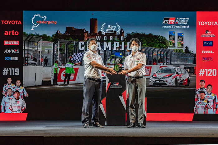 โตโยต้ารับมอบถ้วยรางวัล การแข่งขัน ADAC 24 Hours Race Nürburgring