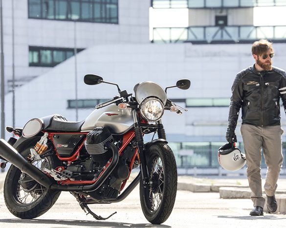 Moto Guzzi V9 Bobber และ Moto Guzzi V7 III Racer