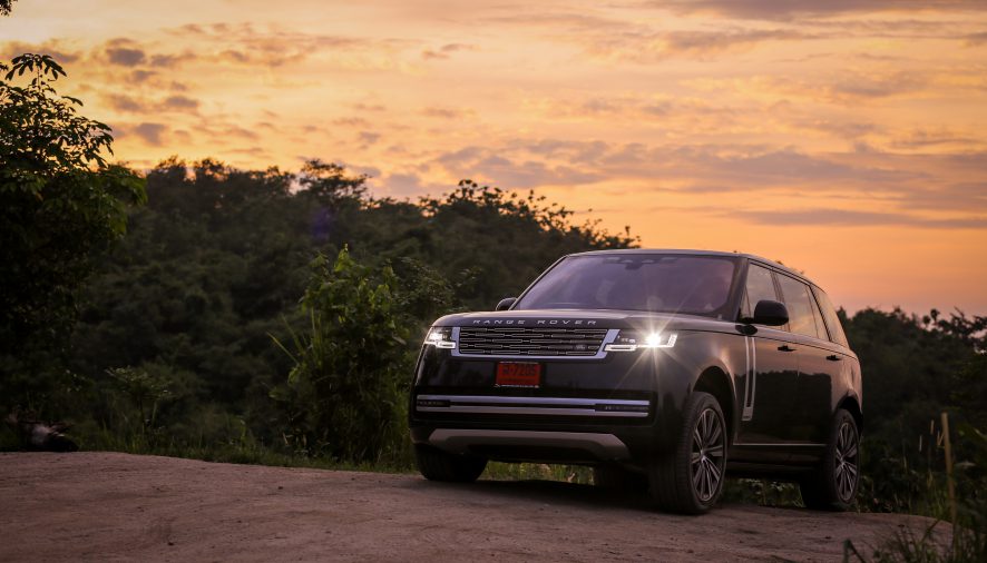 แลนด์โรเวอร์เปิดตัว NEW RANGE ROVER