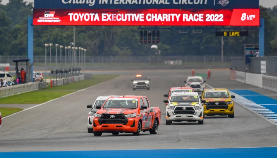 Toyota Executives Charity Race 2022 พิสูจน์สมรรถนะ Hilux REVO D