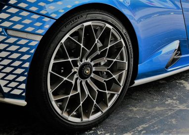 Bridgestone Potenza Sport ได้รับเลือกจาก Lamborghini ให้เป็นยางติดรถ
