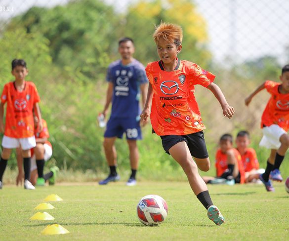 มาสด้าจับมือสวาทแคทจัดกิจกรรม “Mazda Goal ก้าวแรกสู่อาชีพ”