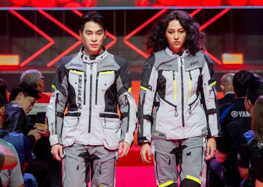 กลับมาอย่างยิ่งใหญ่ของ Alpinestars แบรนด์สินค้าอุปกรณ์ป้องกันสำหรับการขับขี่รถจักรยานยนต์และรถยนต์ ที่นักแข่งเลือกใช้