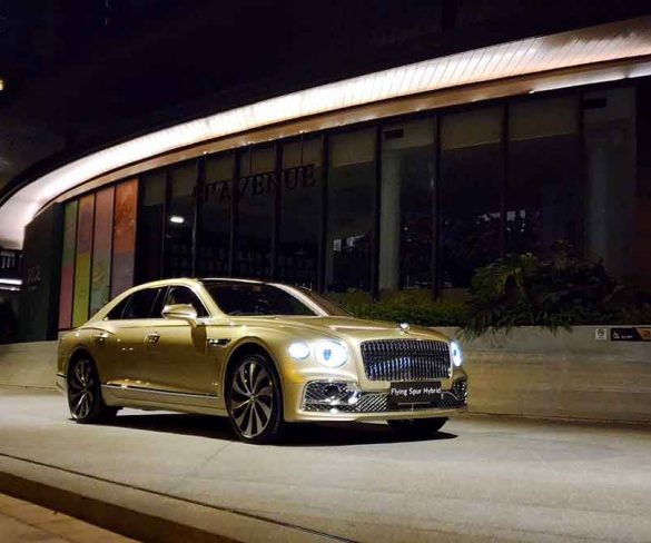 เอเอเอสฯ เชิญสัมผัส BENTLEY FLYING SPUR AZURE กับประสบการณ์ขับขี่ใจกลางเมือง