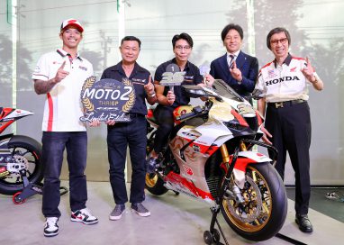 3 แฟนพันธุ์แท้คว้า Honda CBR1000RR-R SP ลายพิเศษ