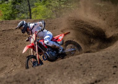 “ทิม ไกจ์เซอร์” บิด Honda CRF450R ผงาดคว้าชัยเรซ 2 รั้งอันดับ 2