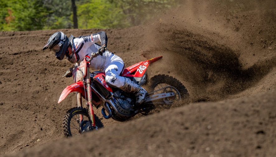 “ทิม ไกจ์เซอร์” บิด Honda CRF450R ผงาดคว้าชัยเรซ 2 รั้งอันดับ 2