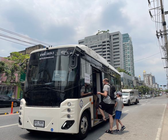 เรเว่ คอมเมอร์เชียล วีฮิเคิลส์ทดสอบรถบัสไฟฟ้า BYD B70 ให้บริการรับ – ส่ง ย่านทองหล่อ ฟรี!