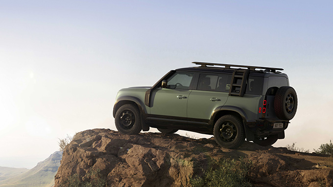 แลนด์โรเวอร์เปิดตัว Defender 110 Trophy Edition