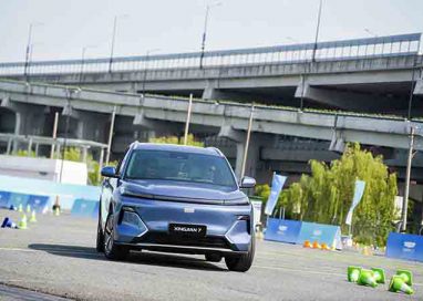 GEELY เปิดตัวระบบขับเคลื่อน EM Super Hybrid