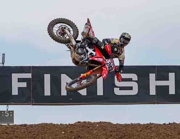 Honda HRC พร้อมขุนศึก CRF450R คว้าดับเบิ้ลโพเดียม