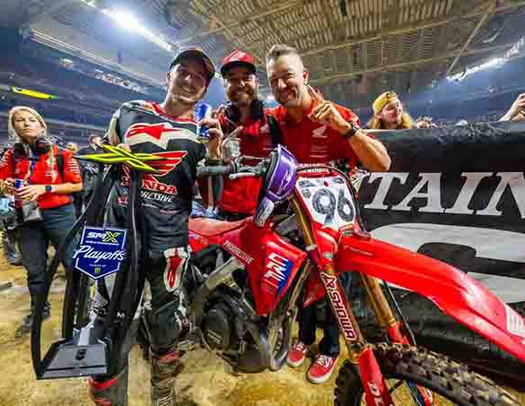 Honda CRF450 ระเบิดพลัง! พาพี่น้อง เจ็ตต์ – ฮันเตอร์ ลอว์เรนซ์ สลับคว้าวินเนอร์