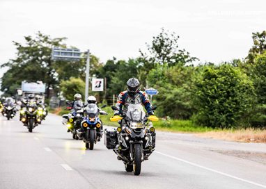 มิลเลนเนียม ออโต้ กรุ๊ป นำลูกค้า BMW Motorrad ร่วมกิจกรรมเพื่อสังคม