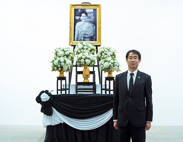 ตรีเพชรอีซูซุเซลส์ และกลุ่มตรีเพชร ร่วมถวายอาลัย “สมเด็จบรมราชชนนีพันปีหลวง”