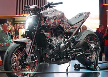 รถจักรยานยนต์ฮอนด้า เผยโฉมจักรยานยนต์ต้นแบบ V3R 900 E-Compressor Prototype