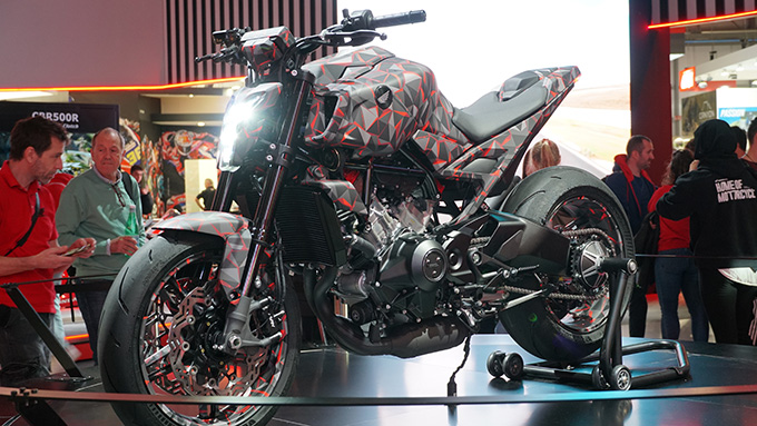 รถจักรยานยนต์ฮอนด้า เผยโฉมจักรยานยนต์ต้นแบบ V3R 900 E-Compressor Prototype