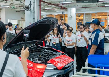 โตโยต้าเปิดหลังบ้าน พาสื่อมวลชนเจาะลึกคลังอะไหล่–ศูนย์บริการ