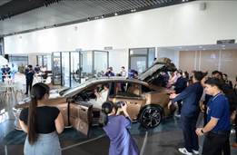 กระแสตอบรับรถไฟฟ้า Mazda6e ลูกค้าหลั่งไหลร่วมงานสุดคึกคัก