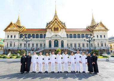 บริษัท โตโยต้า มอเตอร์ คอร์ปอเรชั่น ประเทศญี่ปุ่น น้อมถวายพวงมาลา