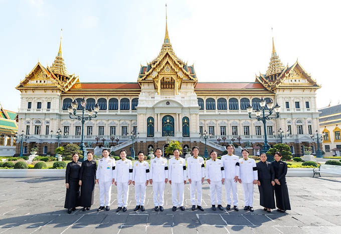 บริษัท โตโยต้า มอเตอร์ คอร์ปอเรชั่น ประเทศญี่ปุ่น น้อมถวายพวงมาลา