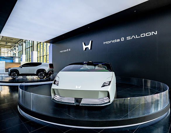 ครั้งแรกในไทย! ฮอนด้า โชว์ไฮไลต์ Honda 0 α  เอสยูวีไฟฟ้าต้นแบบรุ่นล่าสุดในไลน์อัป Honda 0 Series พร้อมด้วย Honda 0 SALOON