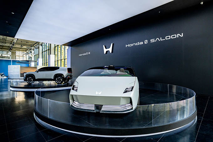 ครั้งแรกในไทย! ฮอนด้า โชว์ไฮไลต์ Honda 0 α  เอสยูวีไฟฟ้าต้นแบบรุ่นล่าสุดในไลน์อัป Honda 0 Series พร้อมด้วย Honda 0 SALOON