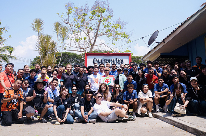 PTG – พีที ประจวบ เอฟซี ยกพลเลี้ยงอาหารกลางวันผู้รับการสงเคราะห์ณ บ้านประจวบโชค