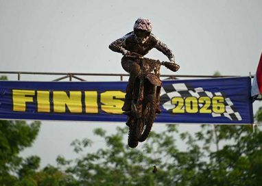 ทัพนักบิดฮอนด้า บิด Honda CRF450R ลุยโคลน ฝ่าทางสุดหิน!