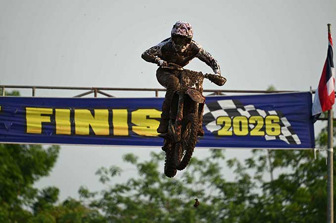 ทัพนักบิดฮอนด้า บิด Honda CRF450R ลุยโคลน ฝ่าทางสุดหิน!