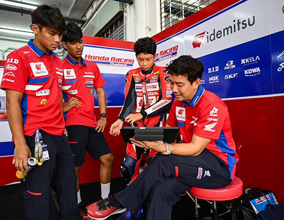 “ฮอนด้า เรซซิ่ง ไทยแลนด์” กดเวลากระหึ่มเซปัง! “มิกซ์-ธนัช” บิด CBR600RR คว้ากริดสตาร์ตที่ 2 แถวหน้าสุด