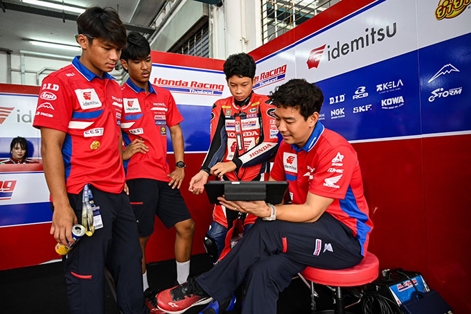 “ฮอนด้า เรซซิ่ง ไทยแลนด์” กดเวลากระหึ่มเซปัง! “มิกซ์-ธนัช” บิด CBR600RR คว้ากริดสตาร์ตที่ 2 แถวหน้าสุด