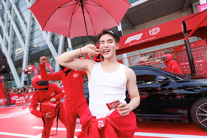 KitKat® และ Formula 1® ชวนคนรุ่นใหม่อย่าลืมที่จะพัก เหมือนนักแข่งที่ต้องเข้าพิตสต็อป เปิดตัวคิทแคทรุ่นลิมิเต็ดรูปรถแข่งพร้อมของพรีเมียมเอ็กซ์คลูซีฟเอาใจแฟนฟอร์มูล่า วัน