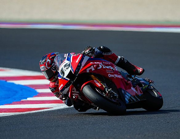 “ก้อง-สมเกียรติ” ทะยานรถแข่ง Honda CBR1000RR-R