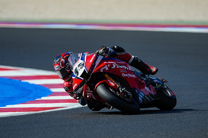 “ก้อง-สมเกียรติ” ทะยานรถแข่ง Honda CBR1000RR-R