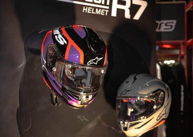 เริ่มแล้ววันนี้! เพซแม็กซ์ มอเตอร์สปอร์ต เปิดตัวหมวกกันน็อค Alpinestars “Supertech R7 และ SM3” ครั้งแรกในไทย
