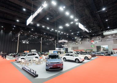 ธนบุรีนอยสเติน จัดแสดง GEELY STARRAY EM-R