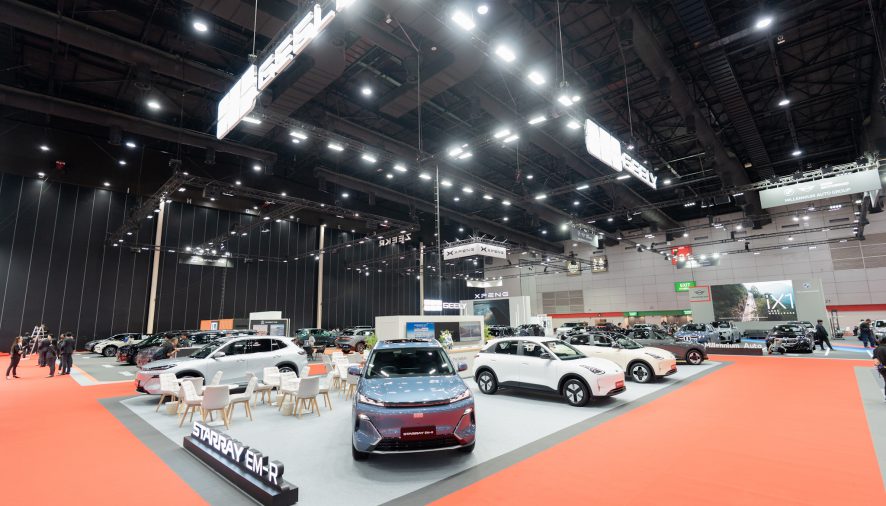 ธนบุรีนอยสเติน จัดแสดง GEELY STARRAY EM-R