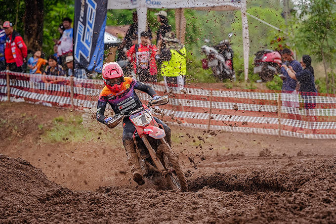 “นีโม่-จิรัฎฐ์”นำทัพนักบิด ควบ Honda CRF450R ไล่ล่าแชมป์ Premier MX-1