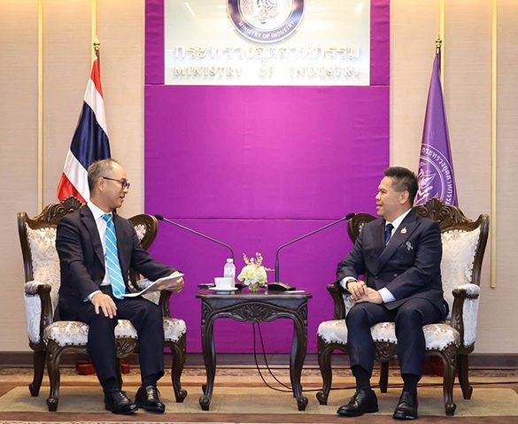 นิสสันเข้าพบรัฐมนตรีว่าการกระทรวงอุตสาหกรรม