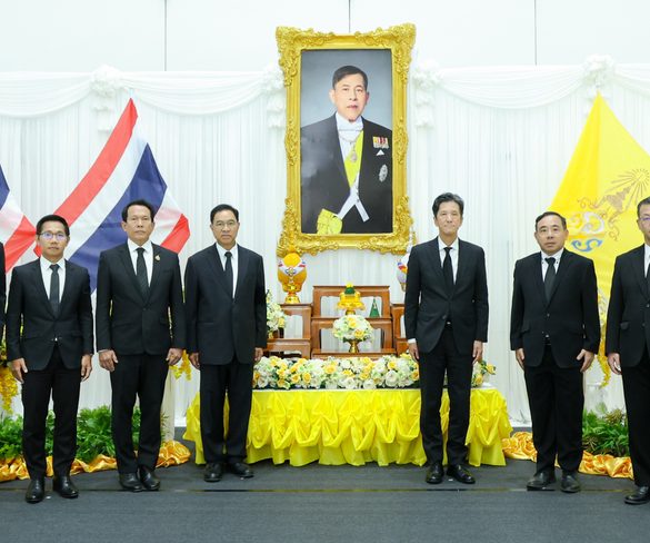 คณะผู้บริหารและพนักงาน บริษัท โตโยต้า มอเตอร์ ประเทศไทย จำกัด